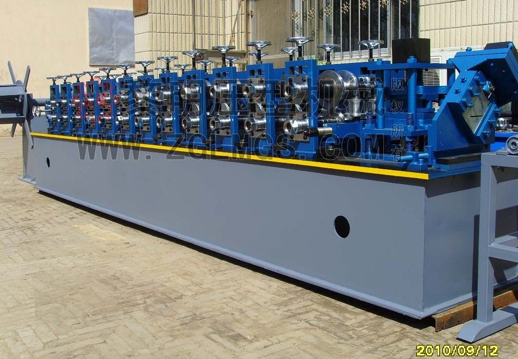 Ceiling Keel Cold Roll Forming Machine (LM-Keel)