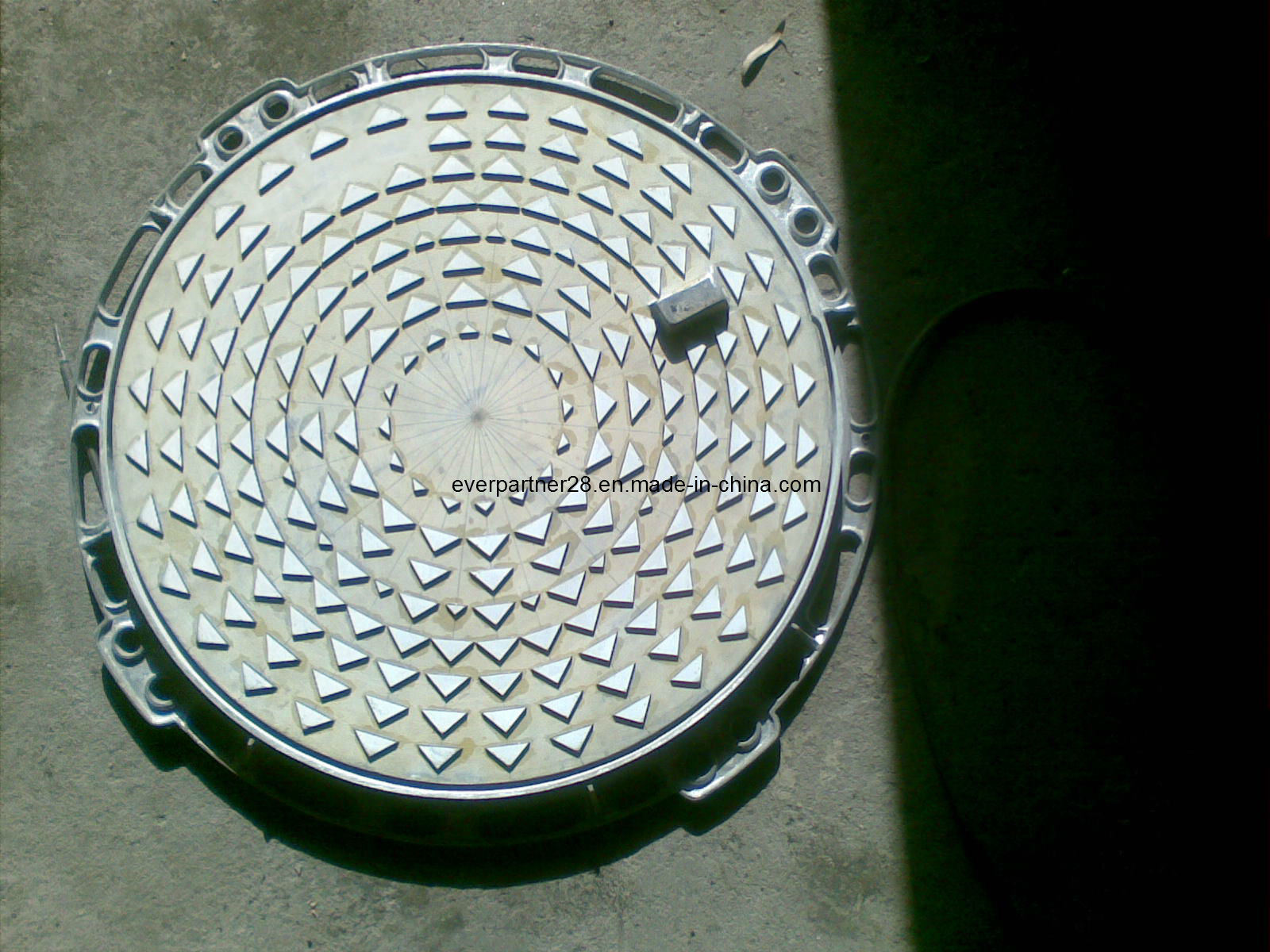 Ductile Iron Casting Round Manhole Cover D400