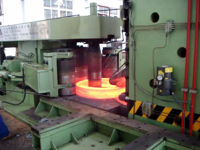 D53k-3500 Radial Axial CNC Metal Hot Forging Ring Rolling Mill