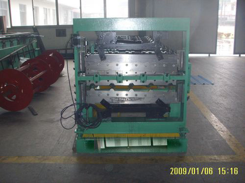 Double Layer Roll Forming Machine (Yxookm25-210-840/15-225-900A )