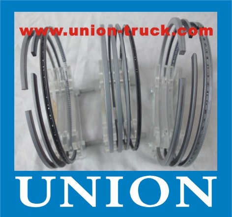 Komatsu SA6d125e-3b-7 Engine Parts Piston Ring Set 6150-32-2030