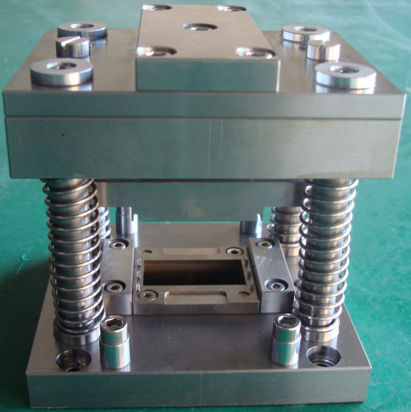 Precision Mold (HX-M01) 