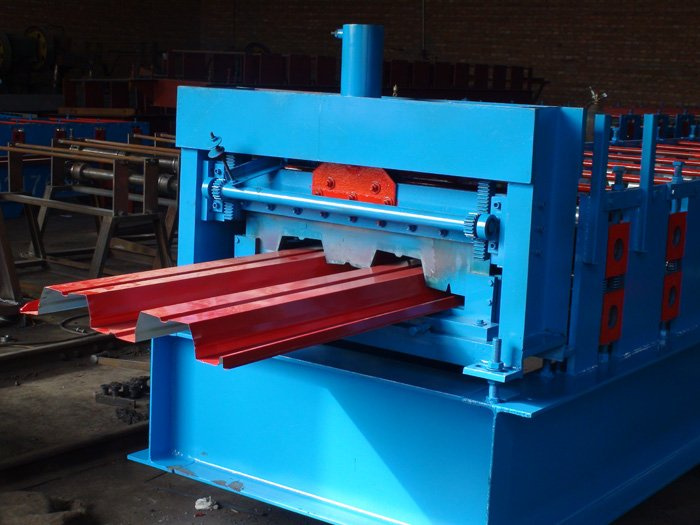 Floor Deck Forming Machine (688)